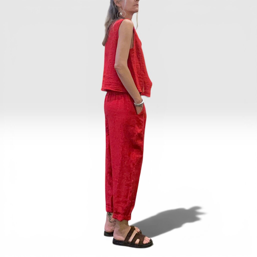 Gilet donna in lino asimmetrico con bottoni rosso - immagine 4