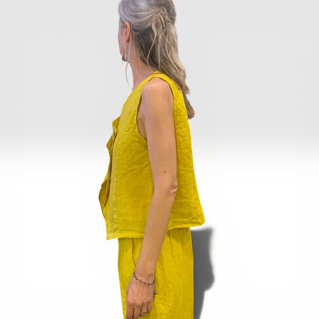 Gilet donna in lino asimmetrico con bottoni giallo - immagine 2