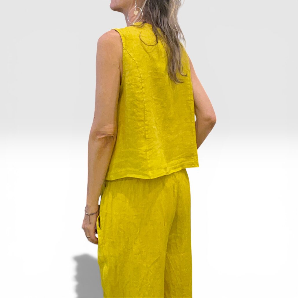 Gilet donna in lino asimmetrico con bottoni giallo - immagine 4
