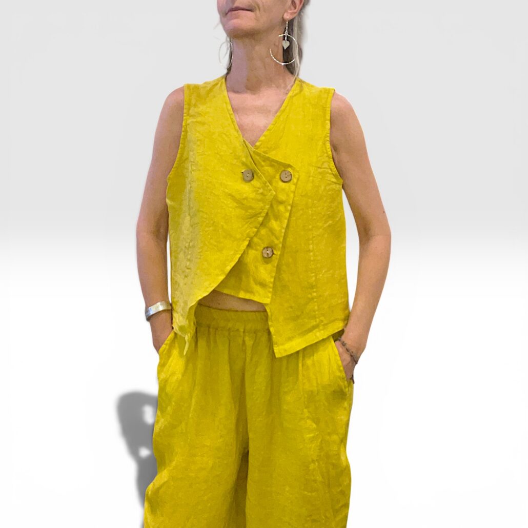 Gilet donna in lino asimmetrico con bottoni giallo - immagine 6