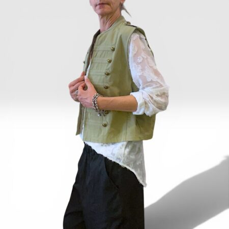 Gilet cropped stile militare verde salvia in cotone