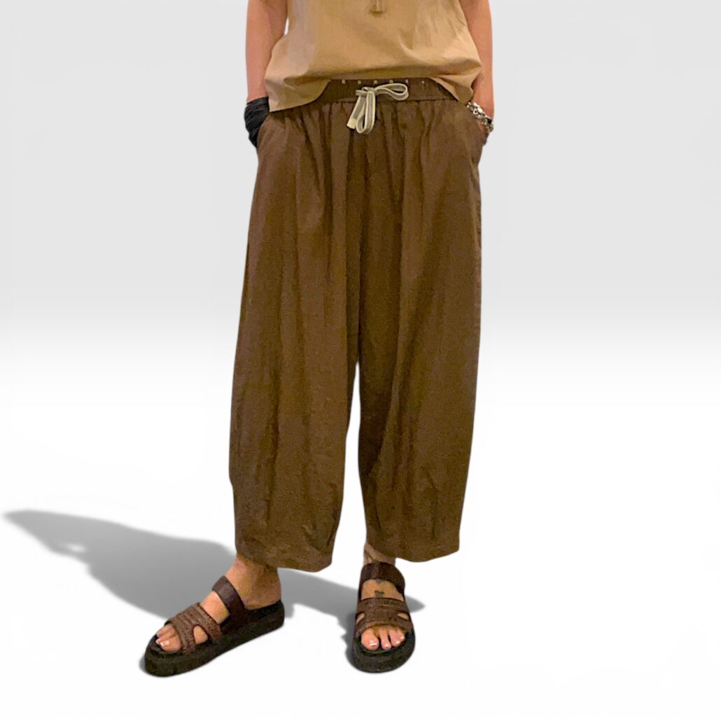 Pantalone donna largo in cotone leggero cioccolato con coulisse