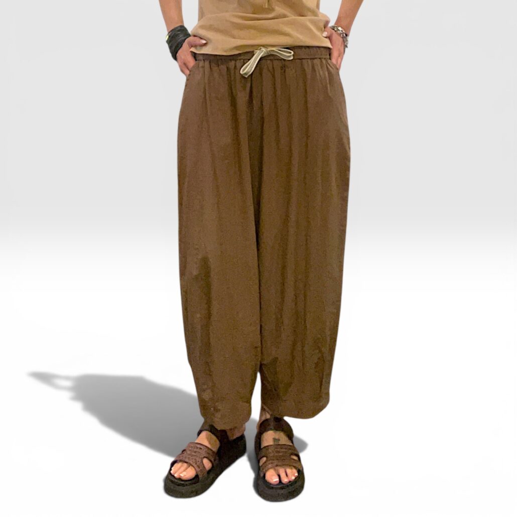 Pantalone donna largo in cotone leggero cioccolato con coulisse - immagine 8
