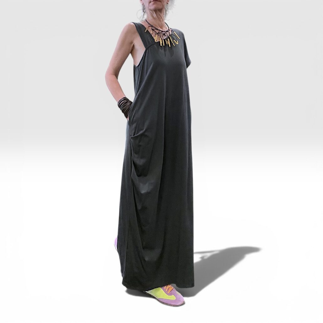 Abito donna lungo in cotone asimmetrico con tasche grigio - immagine 2