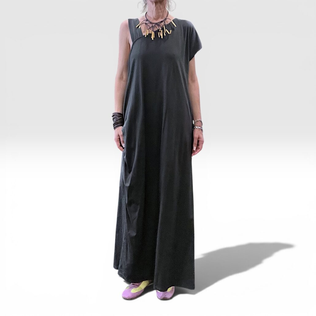 Abito donna lungo in cotone asimmetrico con tasche grigio - immagine 4