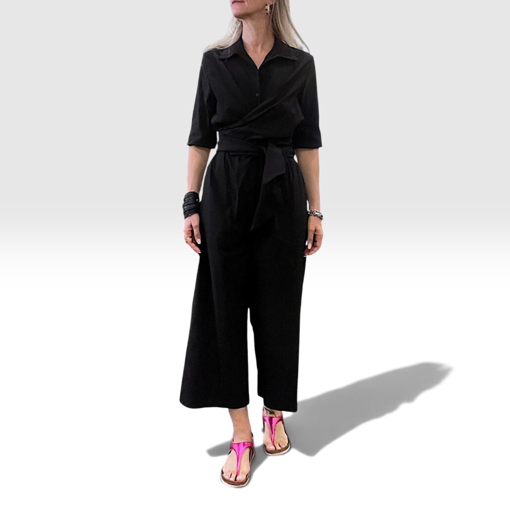 Tuta donna jumpsuit nera con fusciacca incrociata - immagine 9