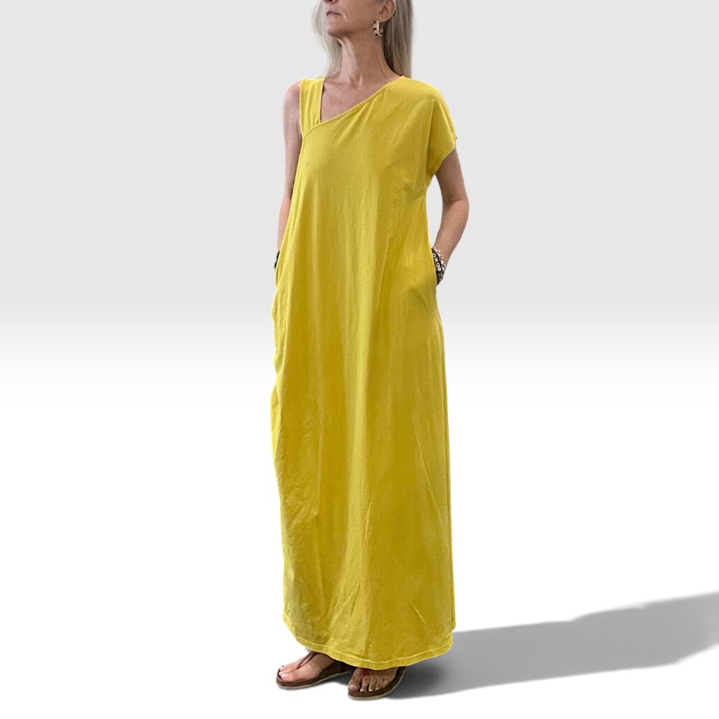 Abito donna lungo in cotone asimmetrico con tasche giallo - immagine 4
