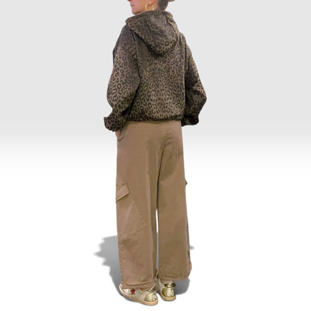 Felpa donna tecnica con cappuccio e mezza zip fantasia animalier rilievo - immagine 4